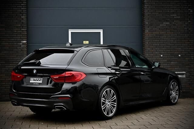 Occasion BMW 540 Executive 340 PK (250 kW) 2017 Zwart (metallic) Stationwagen