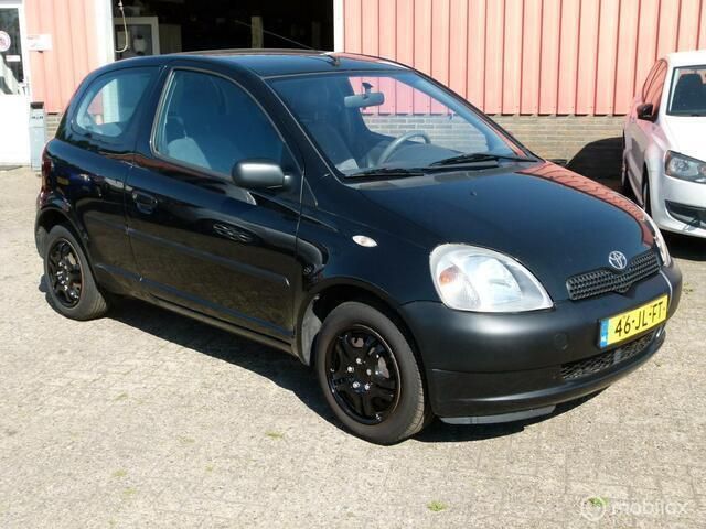 Zwart Gebruikt 2002 Toyota Yaris Hatchback | € 1.450 (Eerlijke prijs) - Afbeelding 1/4