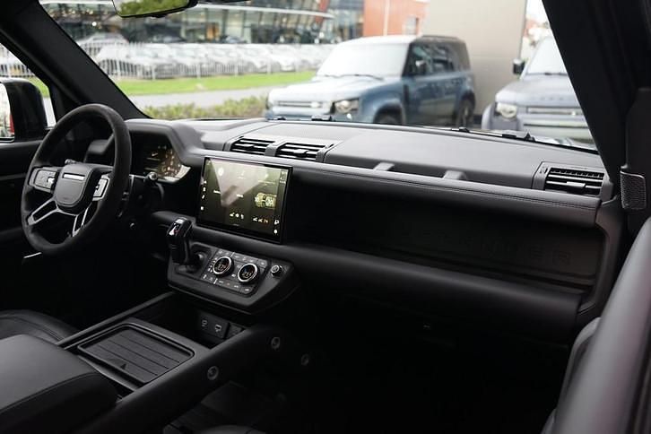 Occasion Land Rover Defender Carpathian Edition 525 PK (386 kW) 2024 Grijs Van