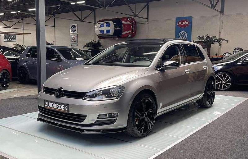 Zilver Gebruikt 2013 VW Golf VII Comfortline Hatchback | € 13.999 (Duur) - Afbeelding 1/4
