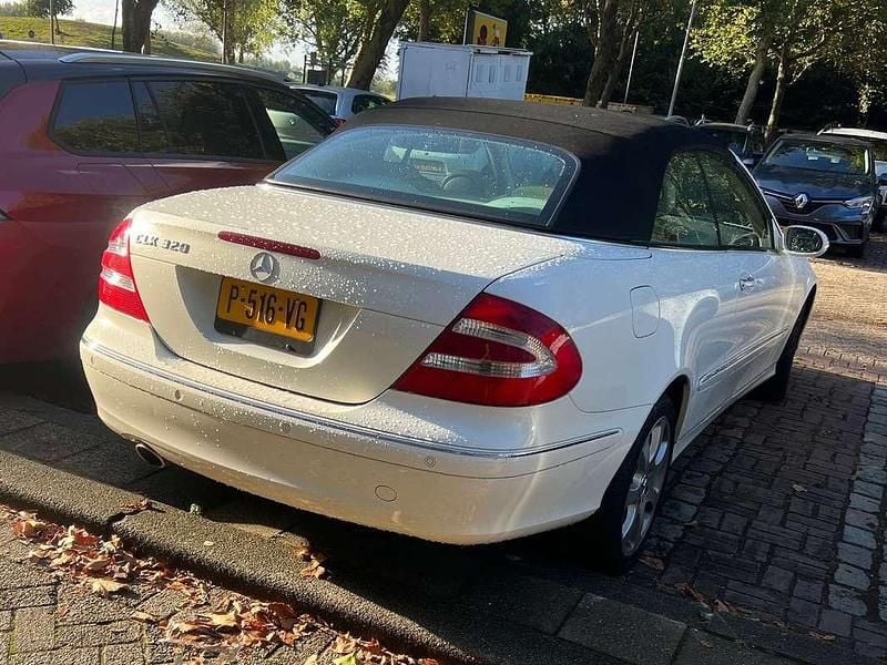 Wit Gebruikt 2004 Mercedes CLK320 Avantgarde Cabriolet | € 7.500 (Super prijs) - Afbeelding 1/4