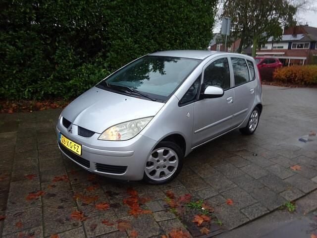 Grijs Gebruikt 2007 Mitsubishi Colt Hatchback | € 1.750 (Eerlijke prijs) - Afbeelding 1/4