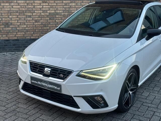 Wit, metallic lak Gebruikt 2018 Seat Ibiza FR Hatchback | € 16.750 (Eerlijke prijs) - Afbeelding 1/4