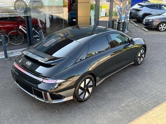 Zwart Occasion 2023 Hyundai Ioniq Hatchback | € 66.545 - Afbeelding 1/4