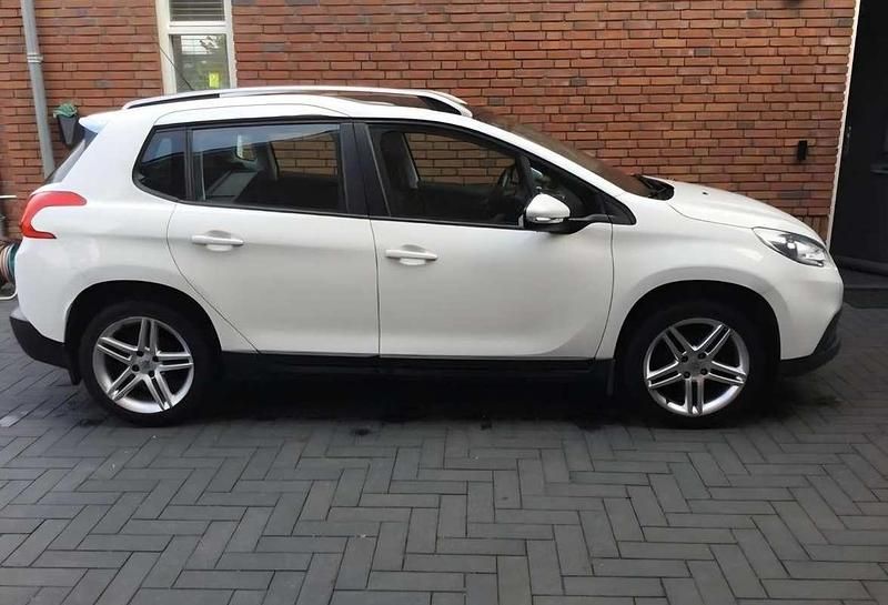 Wit Gebruikt 2015 Peugeot 2008 Active SUV | € 8.500 (Goede deal) - Afbeelding 1/4