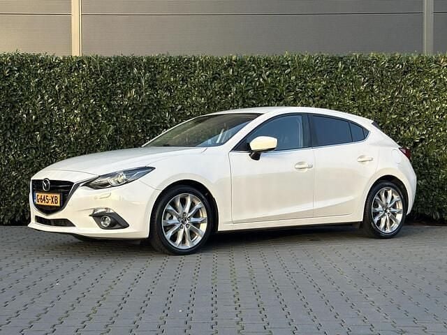 Wit Gebruikt 2014 Mazda 3 Hatchback | € 10.950 (Eerlijke prijs) - Afbeelding 1/4
