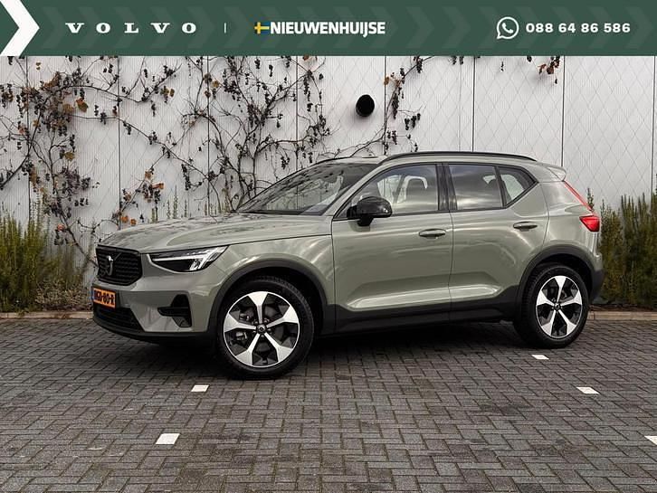 Groen Gebruikt 2025 Volvo XC40 Plus SUV | € 44.899 (Eerlijke prijs) - Afbeelding 1/4