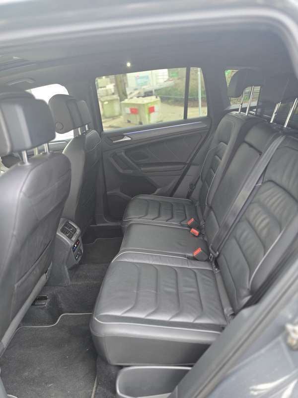 Grijs Gebruikt 2022 VW Tiguan R SUV | € 34.500 (Goede deal) - Afbeelding 1/4