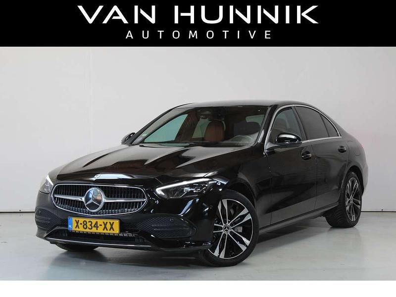 Zwart Gebruikt 2023 Mercedes C300e Luxury Sedan | € 39.950 (Super prijs) - Afbeelding 1/4