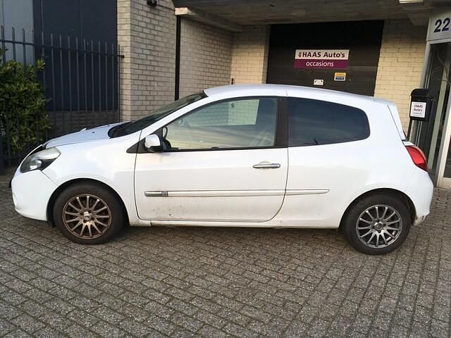 Occasion Renault Clio II Authentique 88 PK (64 kW) 2011 Wit Hatchback