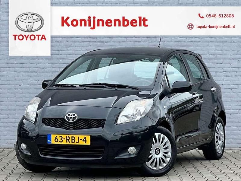 Zwart Gebruikt 2011 Toyota Yaris Hatchback | € 7.495 (Duur) - Afbeelding 1/3