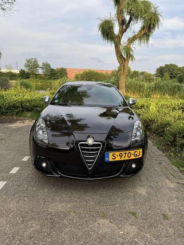 Occasion Alfa Romeo Giulietta Distinctive 120 PK (88 kW) 2012 Zwart MPV