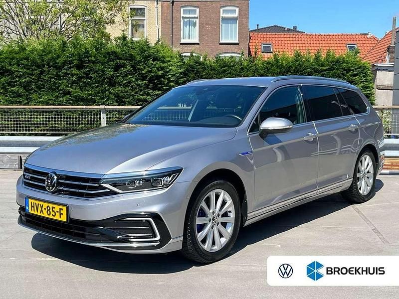Zilver Gebruikt 2020 VW Passat Business Stationwagen | € 28.700 (Iets duurder) - Afbeelding 1/4