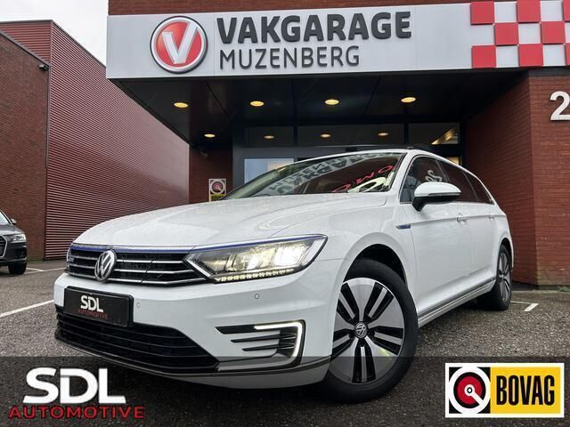 Wit Gebruikt 2015 VW Passat Highline Stationwagen | € 17.445 (Super prijs) - Afbeelding 1/4