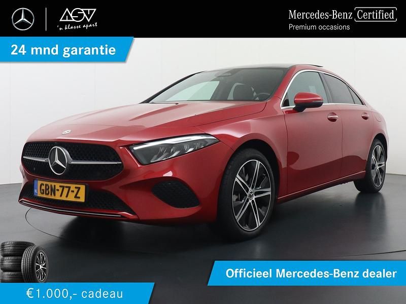 Rood Gebruikt 2024 Mercedes A250 Luxury Sedan | € 39.880 (Iets duurder) - Afbeelding 1/4