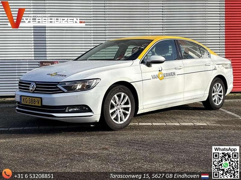 Wit Occasion 2016 VW Passat Comfortline Sedan | € 8.400 (Super prijs) - Afbeelding 1/4