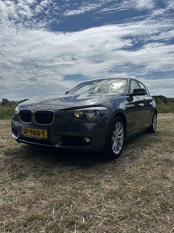 Grijs Gebruikt 2013 BMW 116 Executive Hatchback | € 5.500 (Eerlijke prijs) - Afbeelding 1/4