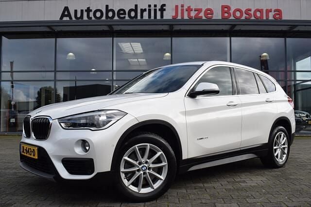 Wit Gebruikt 2016 BMW X1 Executive SUV | € 18.950 (Eerlijke prijs) - Afbeelding 1/4