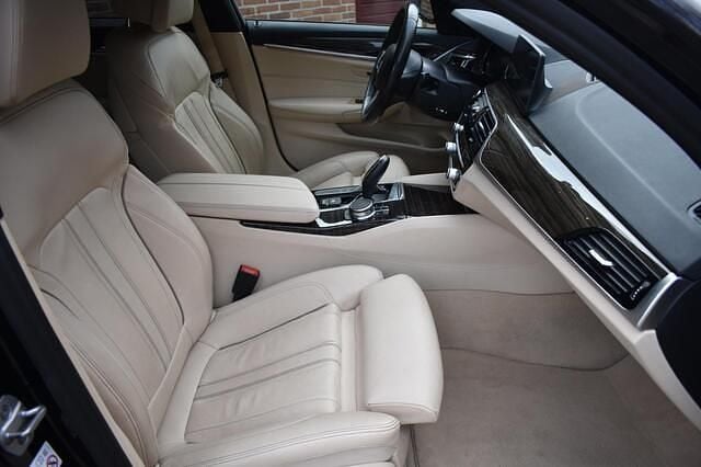 Occasion BMW 540 Executive 341 PK (250 kW) 2017 Zwart Stationwagen