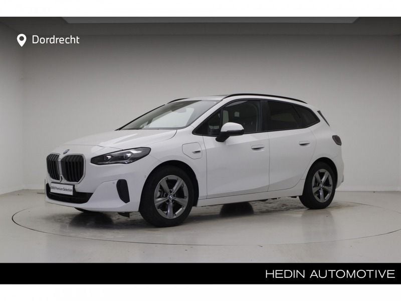 Wit Gebruikt 2023 BMW 225 Active Tourer Comfort Edition MPV | € 38.895 (Eerlijke prijs) - Afbeelding 1/3