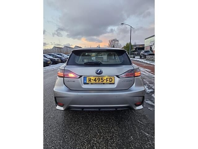 Occasion Lexus CT200h Executive Line 99 PK (72 kW) 2016 Grijs (metallic) Hatchback