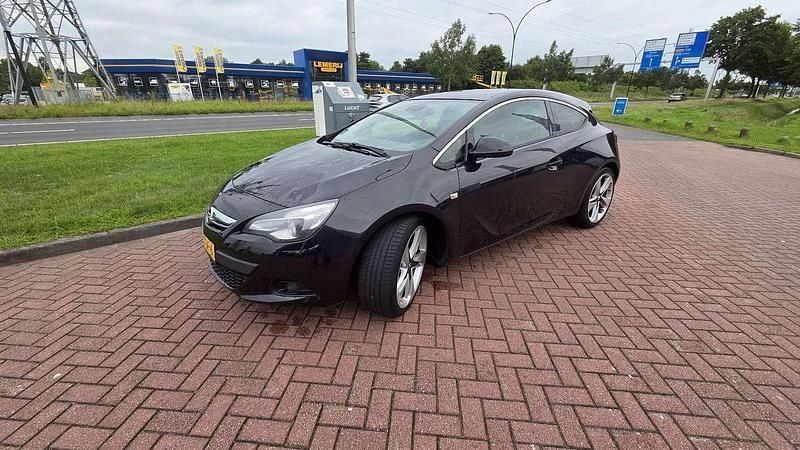 Zwart Gebruikt 2012 Opel Astra GTC Sport Hatchback | € 5.999 (Eerlijke prijs) - Afbeelding 1/4