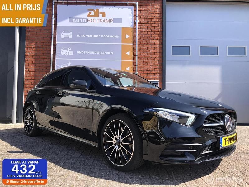 Zwart Gebruikt 2020 Mercedes A250 AMG Hatchback | € 26.950 (Eerlijke prijs) - Afbeelding 1/4