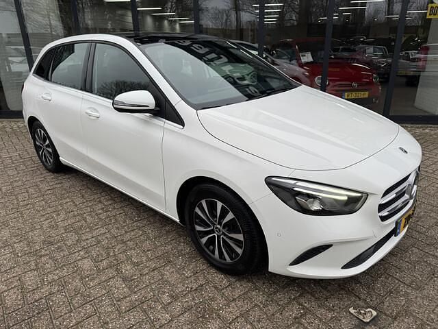 Occasion Mercedes B180 Business 136 PK (100 kW) 2019 Wit MPV
