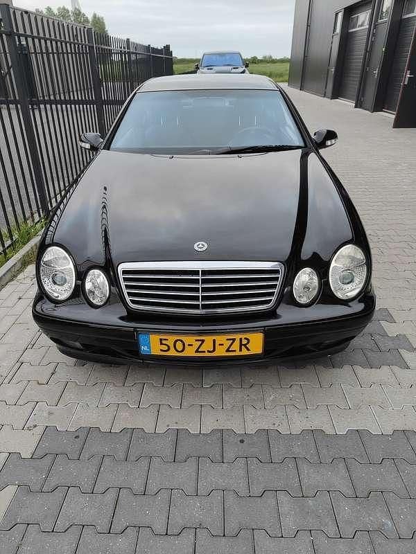 Zwart Gebruikt 2000 Mercedes CLK200 Coupé | € 1.900 (Goede deal) - Afbeelding 1/4