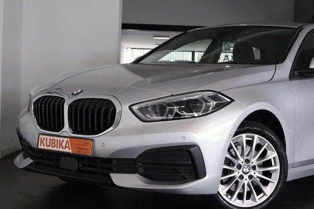 Occasion BMW 118 Sport Line 2021 Zilver Hatchback