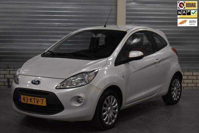Wit Gebruikt 2010 Ford Ka Titanium Hatchback | € 3.500 (Iets duurder) - Afbeelding 1/4