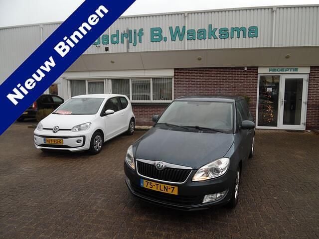 Grijs (metallic) Gebruikt 2012 Skoda Fabia Ambition Hatchback | € 2.450 (Eerlijke prijs) - Afbeelding 1/4