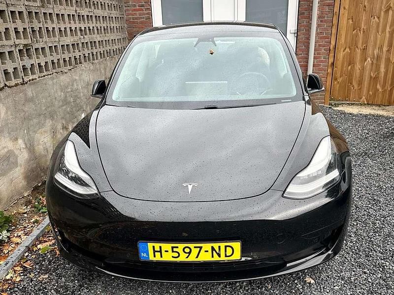 Zwart Gebruikt 2020 Tesla Model 3 RWD Sedan | € 16.700 (Eerlijke prijs) - Afbeelding 1/4