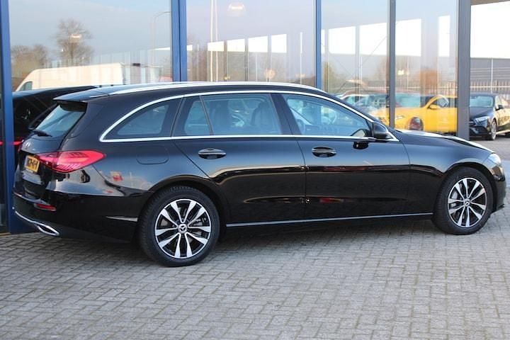 Occasion Mercedes C300 Luxury 2022 Zwart (metallic) Stationwagen