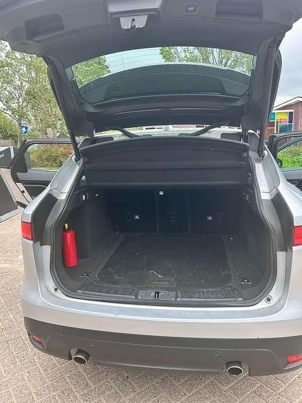 Zilver Gebruikt 2018 Jaguar F-Pace Prestige SUV | € 16.000 - Afbeelding 1/4