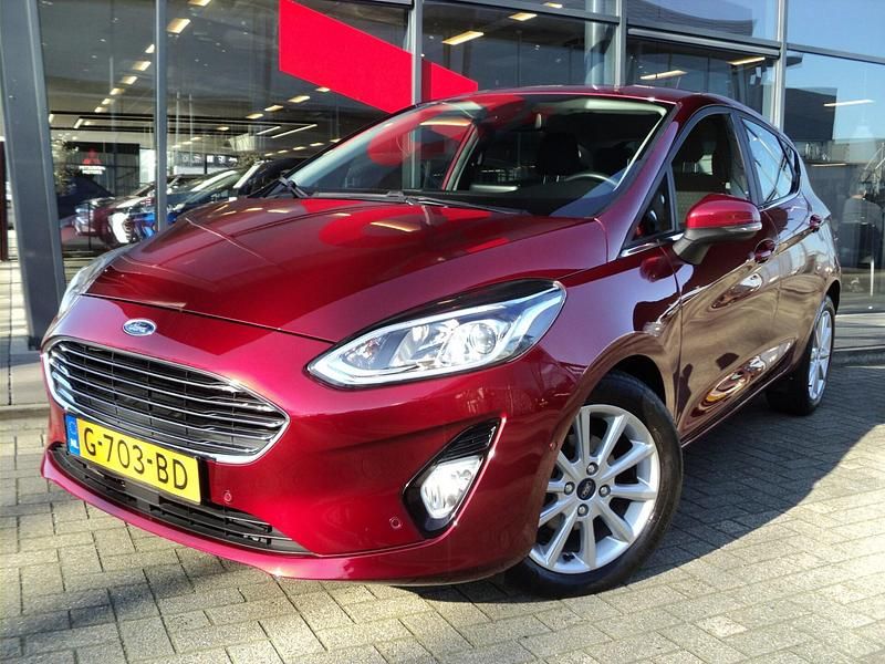 Occasion Ford Fiesta Titanium 101 PK (74 kW) 2019 Rood (metallic) Hatchback