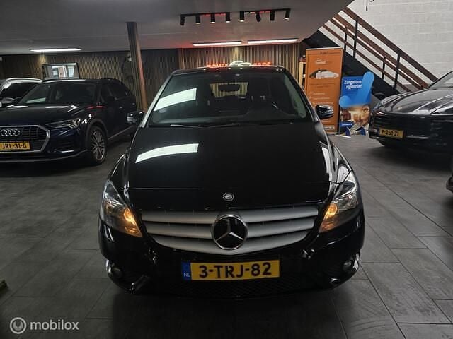 Occasion Mercedes B180 Prestige 122 PK (89 kW) 2013 Zwart MPV