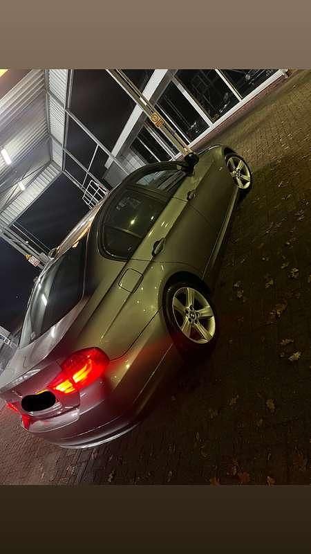 Grijs Gebruikt 2011 BMW 316 Luxury Line Sedan | € 9.500 (Duur) - Afbeelding 1/4