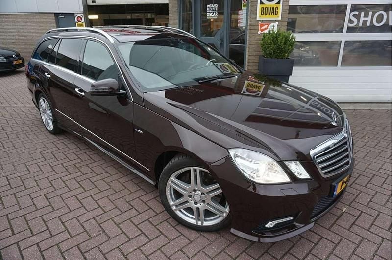 Bruin Gebruikt 2011 Mercedes E350 Avantgarde Stationwagen | € 14.945 (Goede deal) - Afbeelding 1/4