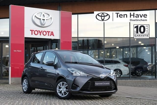 Grijs Gebruikt 2019 Toyota Yaris Active Hatchback | € 15.900 (Eerlijke prijs) - Afbeelding 1/4