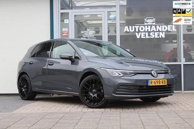 Grijs Gebruikt 2022 VW Golf VIII Life Hatchback | € 21.990 (Eerlijke prijs) - Afbeelding 1/4