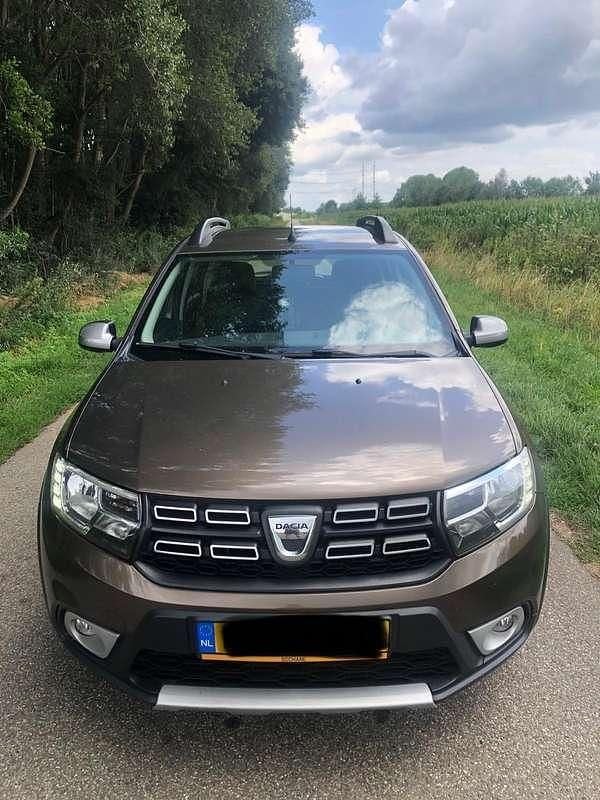 Bruin Gebruikt 2018 Dacia Sandero Hatchback | € 8.249 (Eerlijke prijs) - Afbeelding 1/4