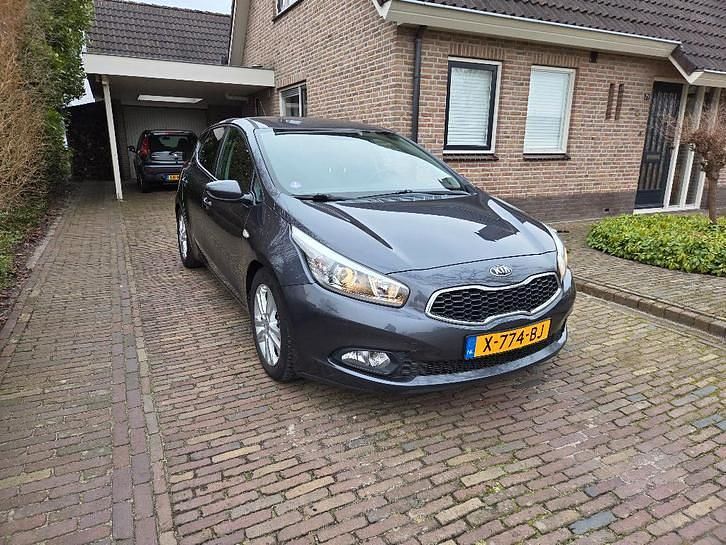Occasion Kia Ceed Plus 99 PK (72 kW) 2012 Hatchback