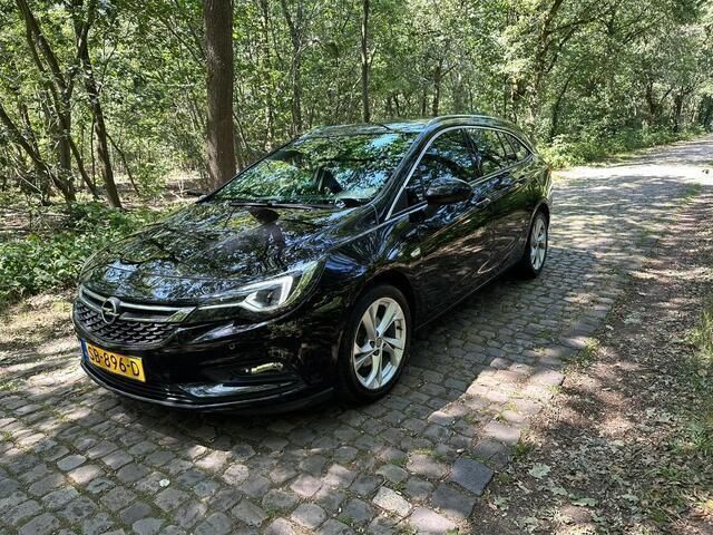 Zwart Gebruikt 2018 Opel Astra Innovation Stationwagen | € 8.750 (Duur) - Afbeelding 1/4
