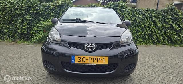 Occasion Toyota Aygo 68 PK (50 kW) 2011 Zwart Hatchback