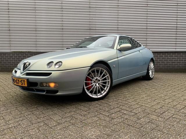 Blauw, metallic lak Gebruikt 2001 Alfa Romeo GTV Coupé | € 14.500 - Afbeelding 1/4