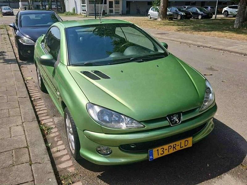 Groen Gebruikt 2004 Peugeot 206 Cabriolet | € 1.250 (Goede deal) - Afbeelding 1/4