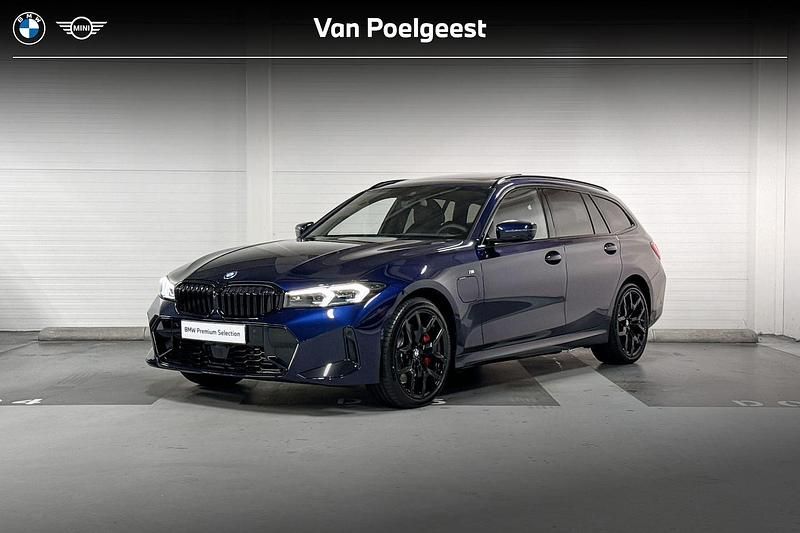 Blauw Gebruikt 2024 BMW 330e Comfort Edition Stationwagen | € 57.899 (Iets duurder) - Afbeelding 1/4