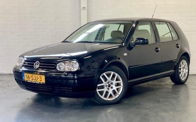 Zwart Gebruikt 2001 VW Golf IV Highline Hatchback | € 4.950 (Eerlijke prijs) - Afbeelding 1/4