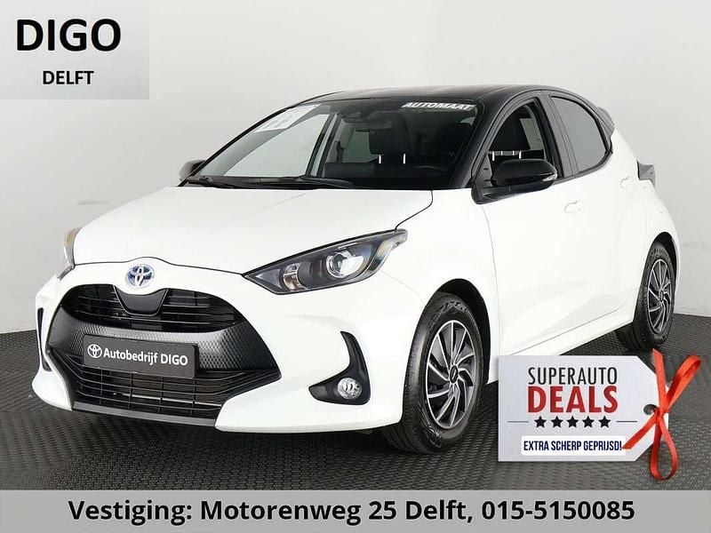 Wit Gebruikt 2024 Toyota Yaris Hybrid Hatchback | € 22.850 (Goede deal) - Afbeelding 1/3